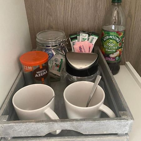 Private Room And Bathroom With Private Entrance Near Warwick Town Centre 外观 照片
