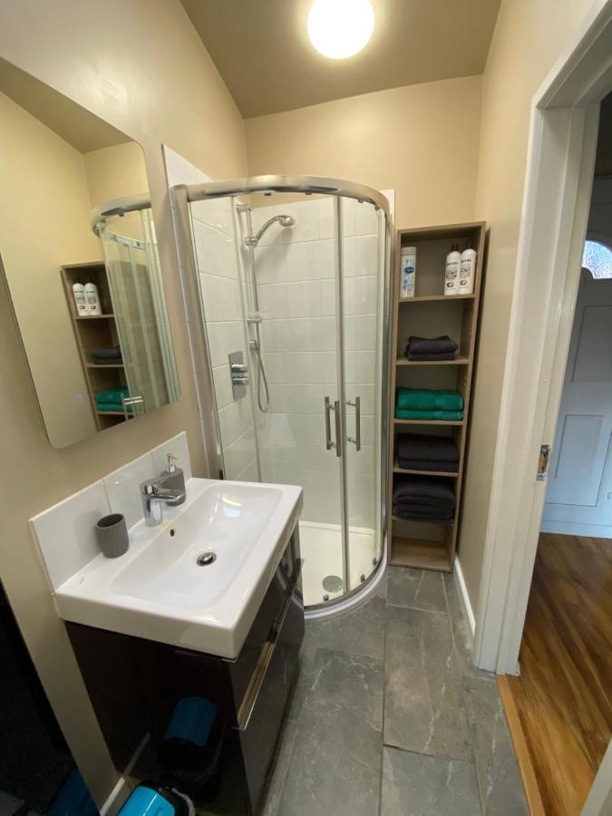 Private Room And Bathroom With Private Entrance Near Warwick Town Centre 外观 照片