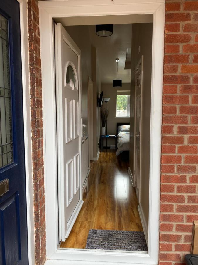 Private Room And Bathroom With Private Entrance Near Warwick Town Centre 外观 照片