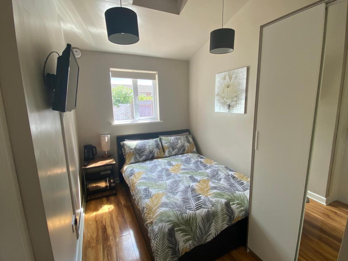 Private Room And Bathroom With Private Entrance Near Warwick Town Centre 外观 照片