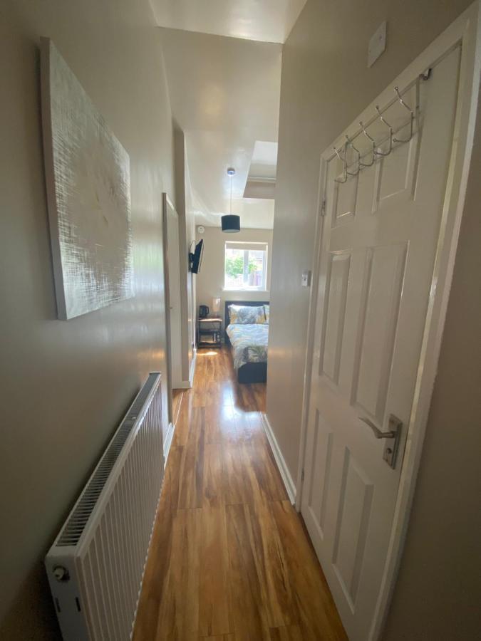 Private Room And Bathroom With Private Entrance Near Warwick Town Centre 外观 照片