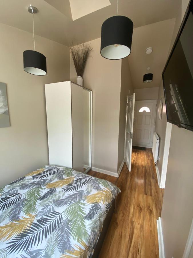 Private Room And Bathroom With Private Entrance Near Warwick Town Centre 外观 照片