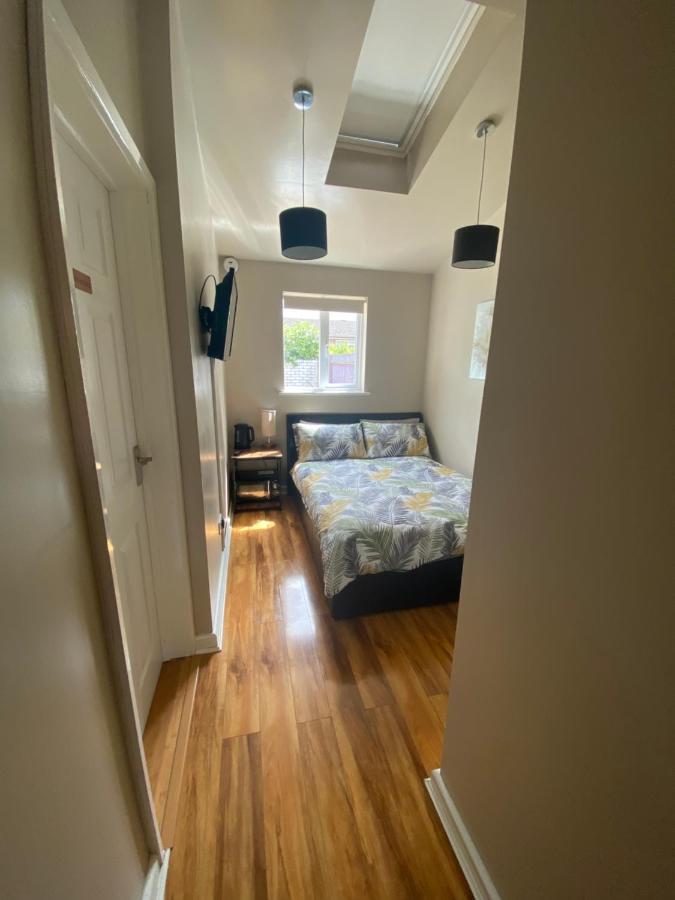 Private Room And Bathroom With Private Entrance Near Warwick Town Centre 外观 照片