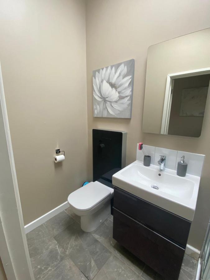 Private Room And Bathroom With Private Entrance Near Warwick Town Centre 外观 照片